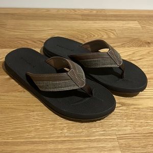 Brand new mens size 9 flip flop